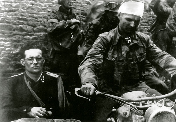 Иллюстрация к книге — "Никогда против России!" Мой отец Иоахим фон Риббентроп [i_040.jpg]