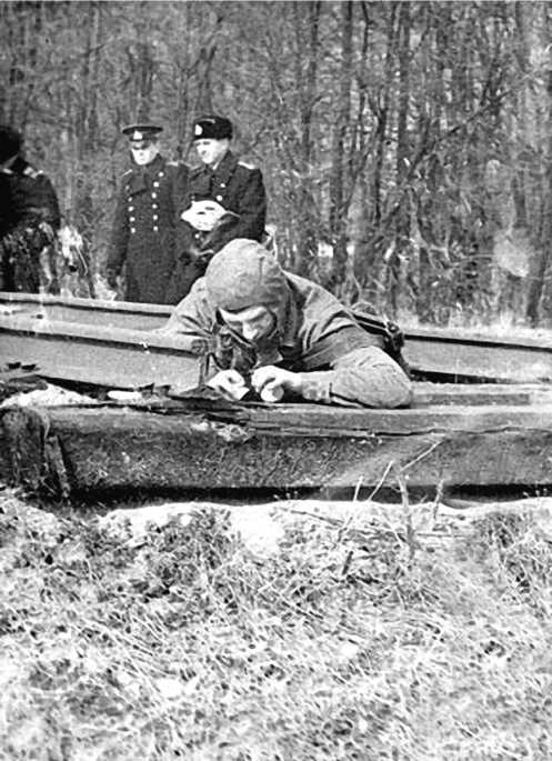 Иллюстрация к книге — Морские дьяволы. Из жизни водолазов-разведчиков Балтийского флота ВМФ [image100.jpg]