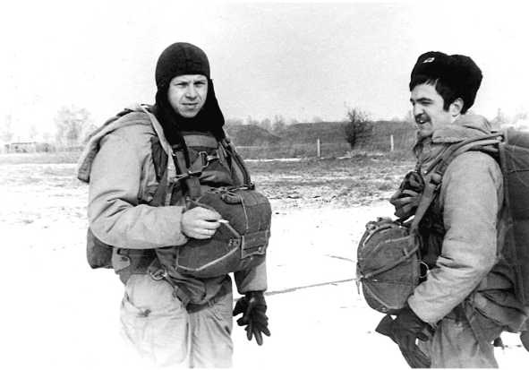 Иллюстрация к книге — Морские дьяволы. Из жизни водолазов-разведчиков Балтийского флота ВМФ [image105.jpg]