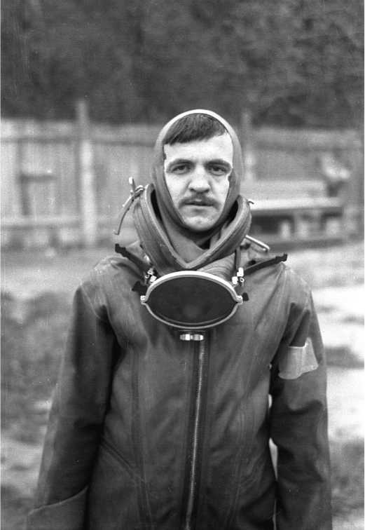 Иллюстрация к книге — Морские дьяволы. Из жизни водолазов-разведчиков Балтийского флота ВМФ [image108.jpg]