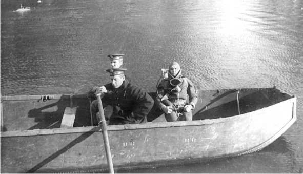 Иллюстрация к книге — Морские дьяволы. Из жизни водолазов-разведчиков Балтийского флота ВМФ [image11.jpg]