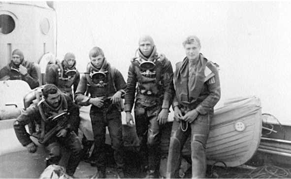 Иллюстрация к книге — Морские дьяволы. Из жизни водолазов-разведчиков Балтийского флота ВМФ [image22.jpg]