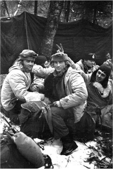 Иллюстрация к книге — Морские дьяволы. Из жизни водолазов-разведчиков Балтийского флота ВМФ [image23.jpg]