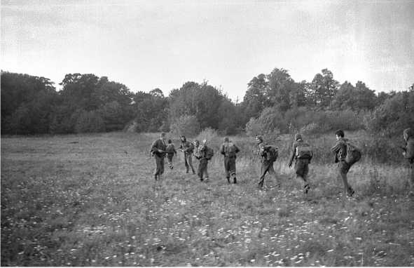 Иллюстрация к книге — Морские дьяволы. Из жизни водолазов-разведчиков Балтийского флота ВМФ [image25.jpg]