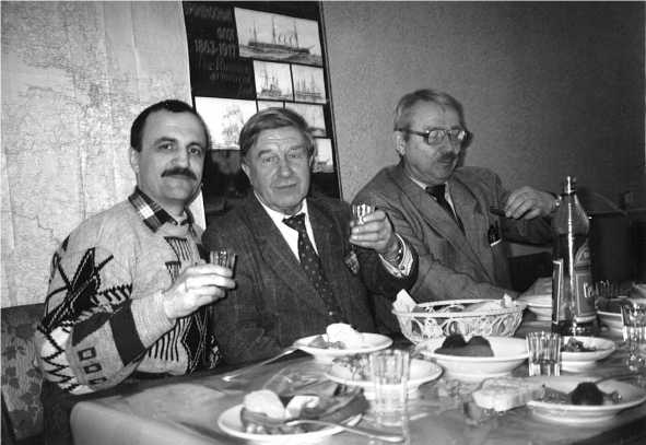 Иллюстрация к книге — Морские дьяволы. Из жизни водолазов-разведчиков Балтийского флота ВМФ [image32.jpg]