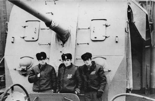 Иллюстрация к книге — Морские дьяволы. Из жизни водолазов-разведчиков Балтийского флота ВМФ [image54.jpg]