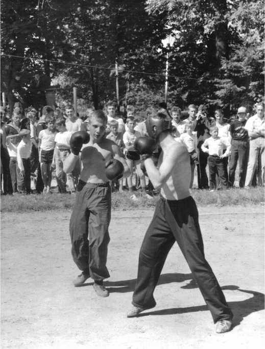 Иллюстрация к книге — Морские дьяволы. Из жизни водолазов-разведчиков Балтийского флота ВМФ [image56.jpg]