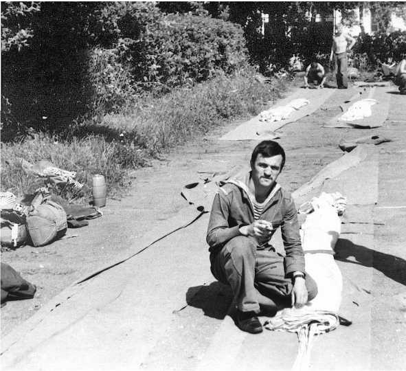 Иллюстрация к книге — Морские дьяволы. Из жизни водолазов-разведчиков Балтийского флота ВМФ [image65.jpg]