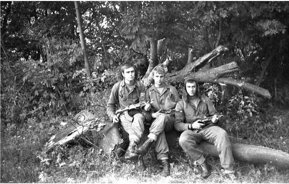 Иллюстрация к книге — Морские дьяволы. Из жизни водолазов-разведчиков Балтийского флота ВМФ [image71.jpg]