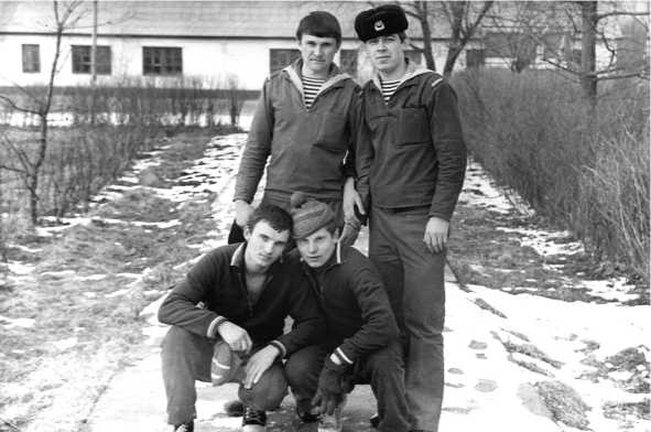 Иллюстрация к книге — Морские дьяволы. Из жизни водолазов-разведчиков Балтийского флота ВМФ [image76.jpg]