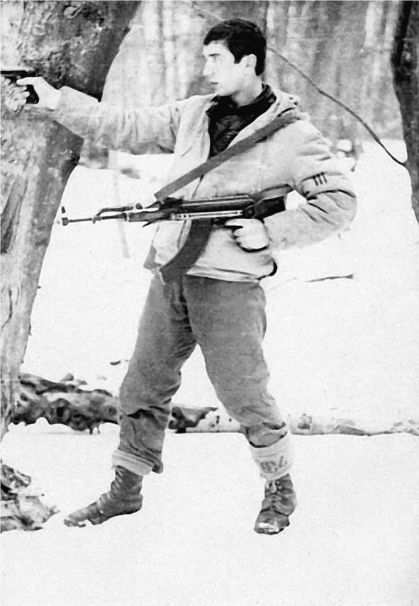 Иллюстрация к книге — Морские дьяволы. Из жизни водолазов-разведчиков Балтийского флота ВМФ [image83.jpg]