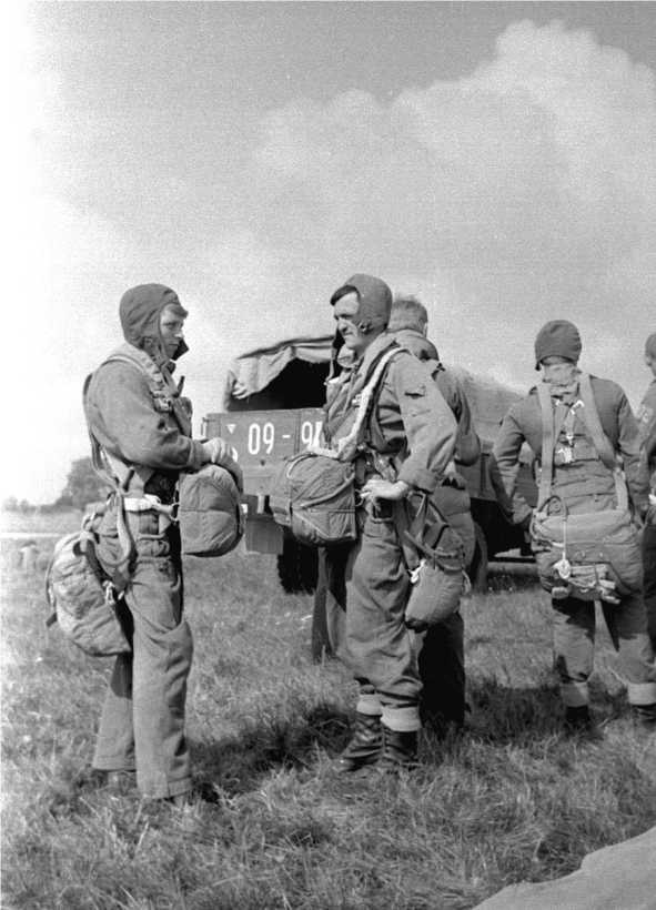 Иллюстрация к книге — Морские дьяволы. Из жизни водолазов-разведчиков Балтийского флота ВМФ [image84.jpg]