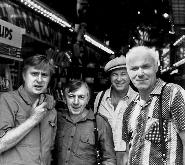 Иллюстрация к книге — На Фонтанке водку пил [i_015.jpg]