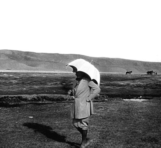 Иллюстрация к книге — Меч Гессар-хана и другие сказания [i_009.jpg]