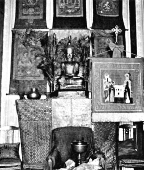 Иллюстрация к книге — Меч Гессар-хана и другие сказания [i_015.jpg]