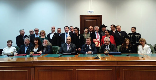 Иллюстрация к книге — Джуна. Одиночество солнца [_21.jpg]