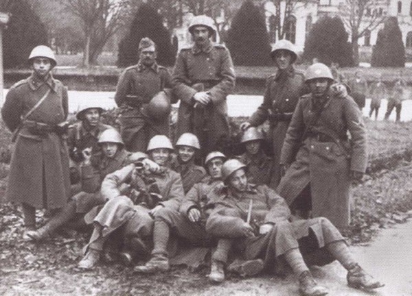 Иллюстрация к книге — Василий Шульгин. Судьба русского националиста [i_060.jpg]