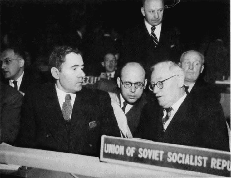 Иллюстрация к книге — Громыко [i_024.jpg]