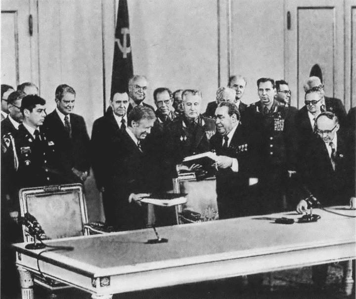 Иллюстрация к книге — Громыко [i_043.jpg]