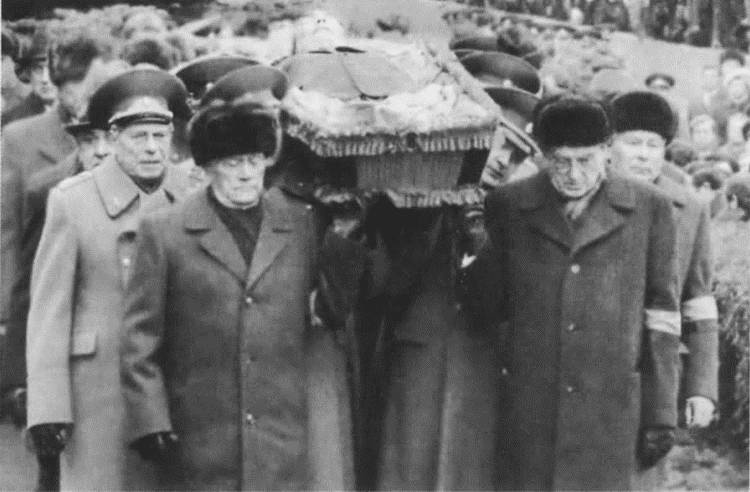 Иллюстрация к книге — Громыко [i_045.jpg]