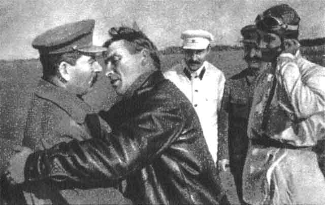 Иллюстрация к книге — Сталин [i_034.jpg]