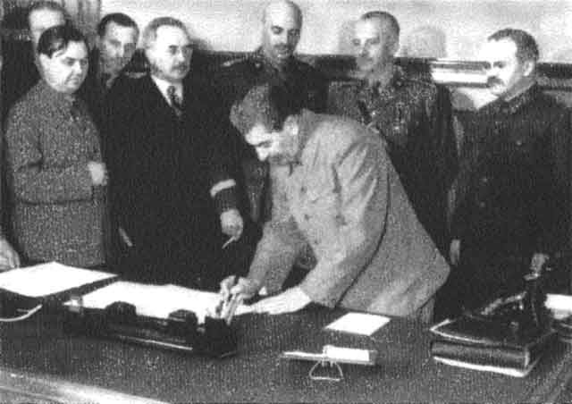 Иллюстрация к книге — Сталин [i_052.jpg]