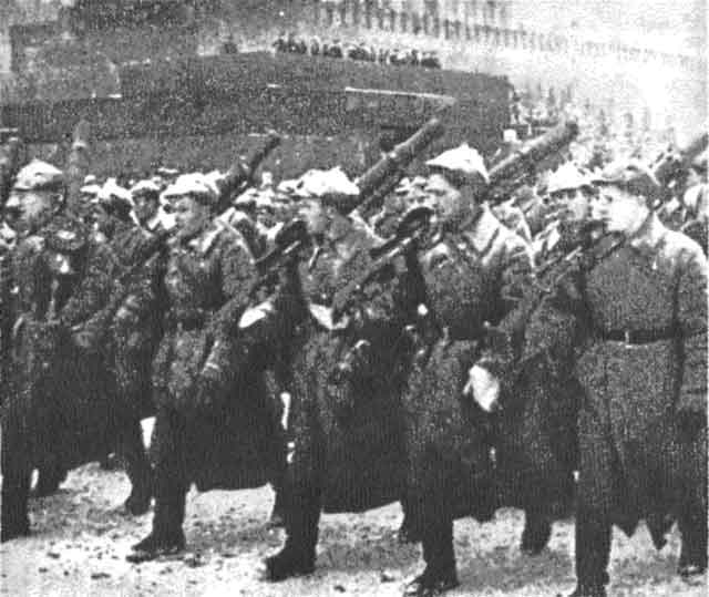 Иллюстрация к книге — Сталин [i_060.jpg]