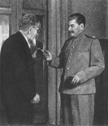 Иллюстрация к книге — Сталин [i_065.jpg]