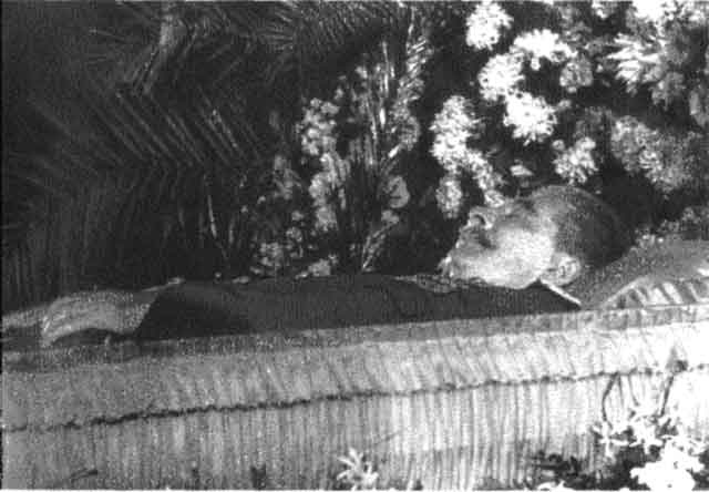 Иллюстрация к книге — Сталин [i_072.jpg]