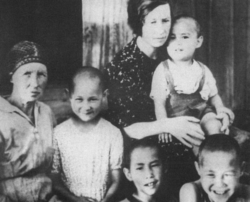 Иллюстрация к книге — Вампилов [i_007.jpg]