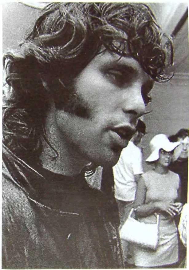 Иллюстрация к книге — Шаман. Скандальная биография Джима Моррисона [i_014.jpg]