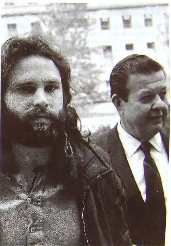 Иллюстрация к книге — Шаман. Скандальная биография Джима Моррисона [i_078.jpg]