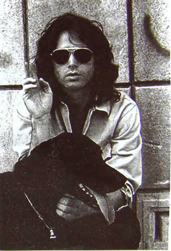 Иллюстрация к книге — Шаман. Скандальная биография Джима Моррисона [i_099.jpg]