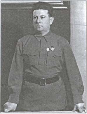 Иллюстрация к книге — Мехлис. Тень вождя [i_010.jpg]