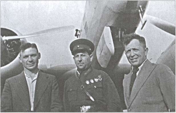 Иллюстрация к книге — Мехлис. Тень вождя [i_026.jpg]