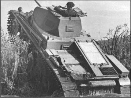 Иллюстрация к книге — &quot;Тигры&quot; в снегу. Мемуары танкового аса [i_022.jpg]