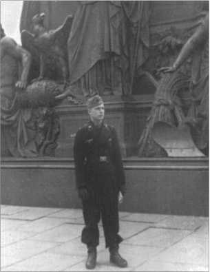 Иллюстрация к книге — &quot;Тигры&quot; в снегу. Мемуары танкового аса [i_036.jpg]