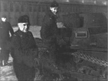 Иллюстрация к книге — &quot;Тигры&quot; в снегу. Мемуары танкового аса [i_041.jpg]