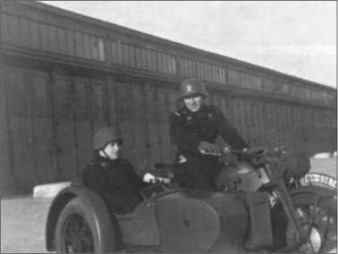 Иллюстрация к книге — &quot;Тигры&quot; в снегу. Мемуары танкового аса [i_042.jpg]