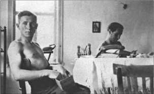 Иллюстрация к книге — &quot;Тигры&quot; в снегу. Мемуары танкового аса [i_173.jpg]