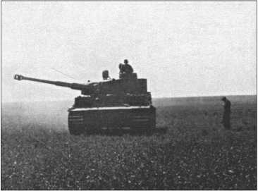 Иллюстрация к книге — &quot;Тигры&quot; в снегу. Мемуары танкового аса [i_241.jpg]