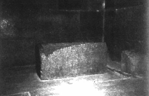 Иллюстрация к книге — Боги Эдема [i_020.jpg]