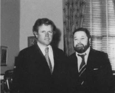 Иллюстрация к книге — Юлиан Семенов [i_028.jpg]