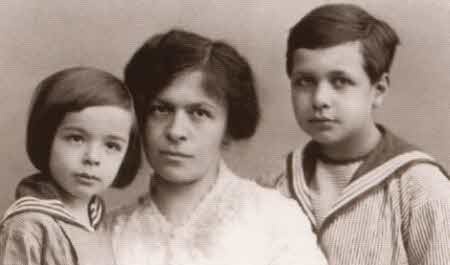 Иллюстрация к книге — Эйнштейн [i_023.jpg]