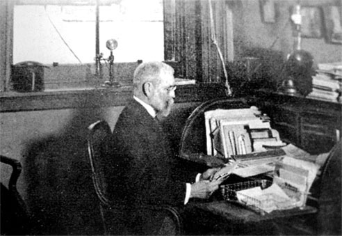 Иллюстрация к книге — Никола Тесла. Повелитель вселенной [i_009.jpg]