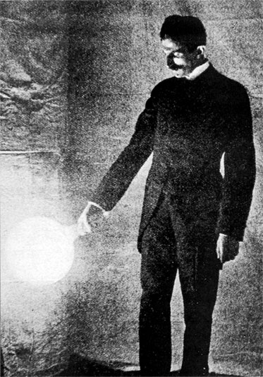 Иллюстрация к книге — Никола Тесла. Повелитель вселенной [i_015.jpg]