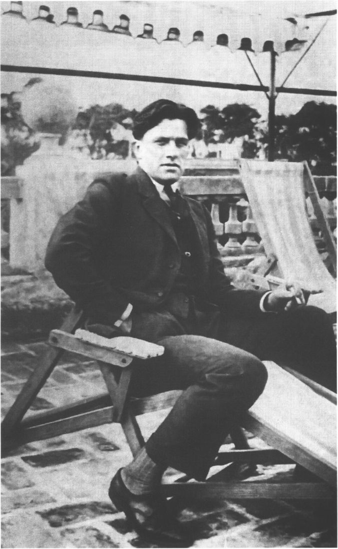 Иллюстрация к книге — Маяковский. Самоубийство [i_020.jpg]