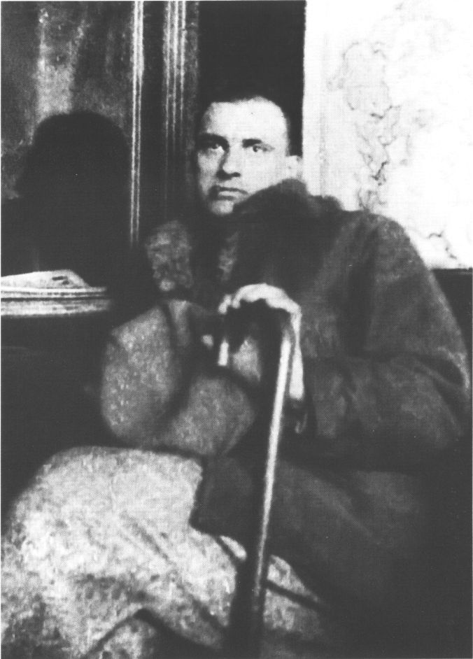 Иллюстрация к книге — Маяковский. Самоубийство [i_035.jpg]