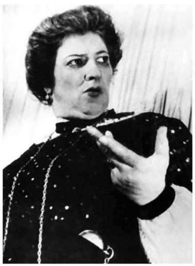 Иллюстрация к книге — Фаина Раневская. Фуфа Великолепная, или С юмором по жизни [i_029.jpg]