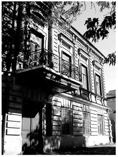 Иллюстрация к книге — Фаина Раневская. Фуфа Великолепная, или С юмором по жизни [i_031.jpg]